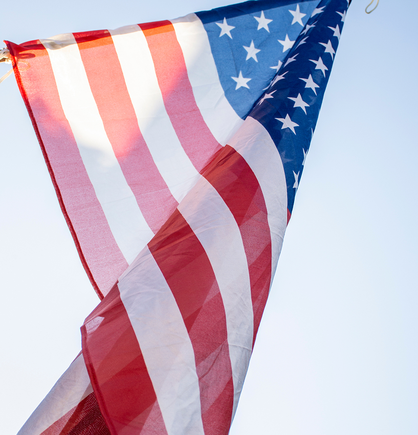 Usługa przewozu zwłok lub urny z USA do Polski zawiera: